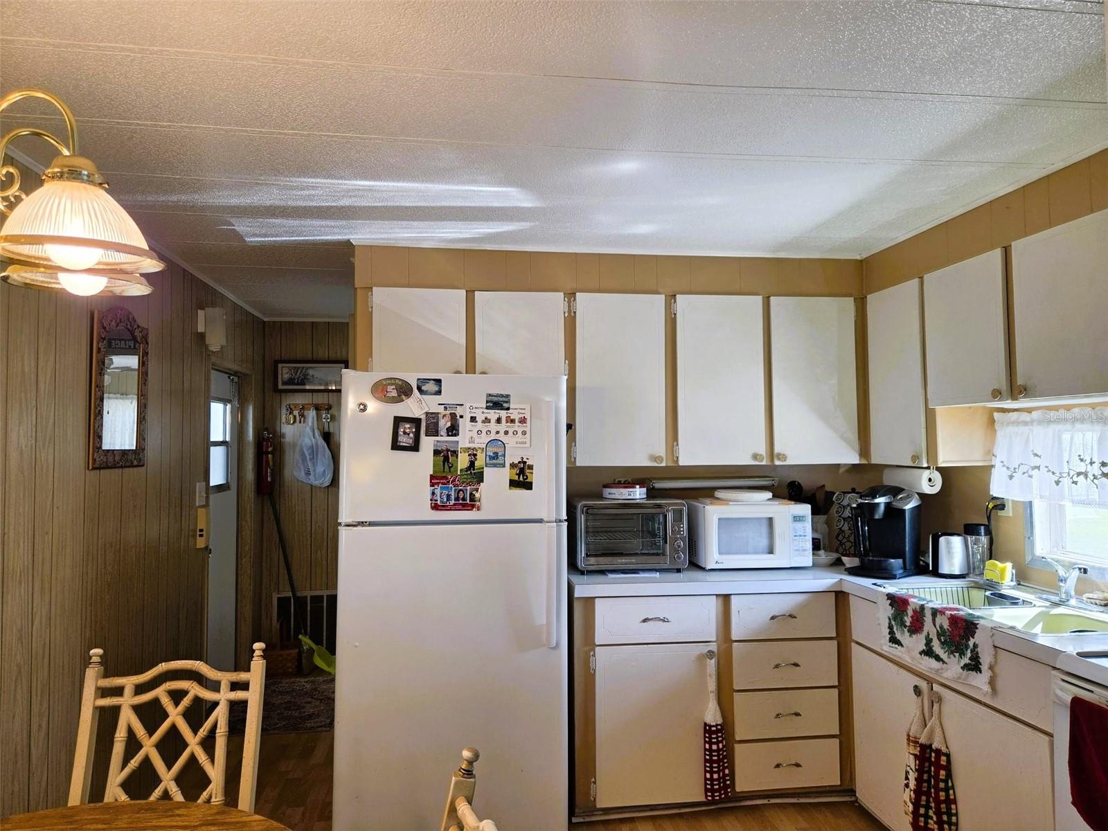 OAKWOOD MANOR - Residential