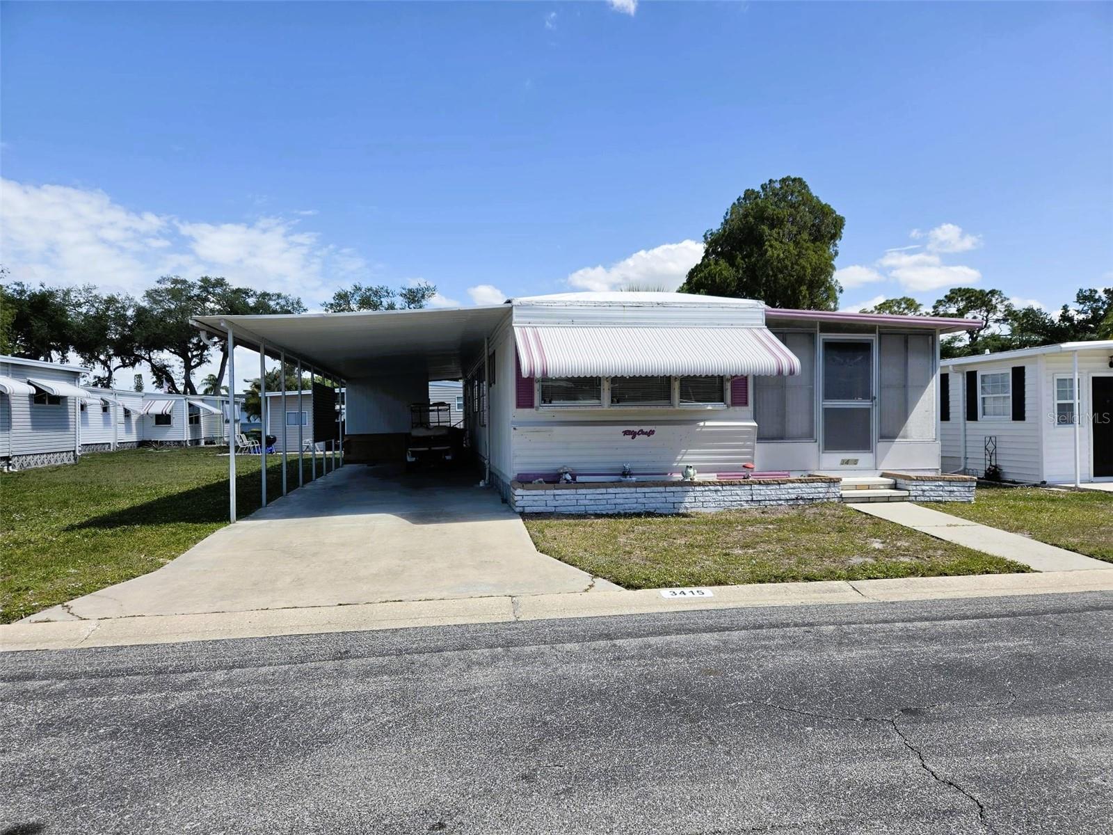 OAKWOOD MANOR - Residential