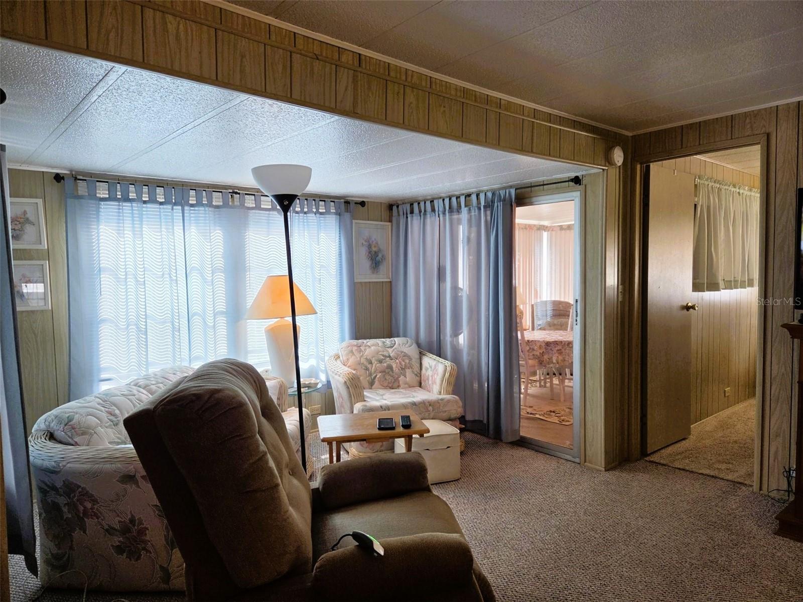 OAKWOOD MANOR - Residential