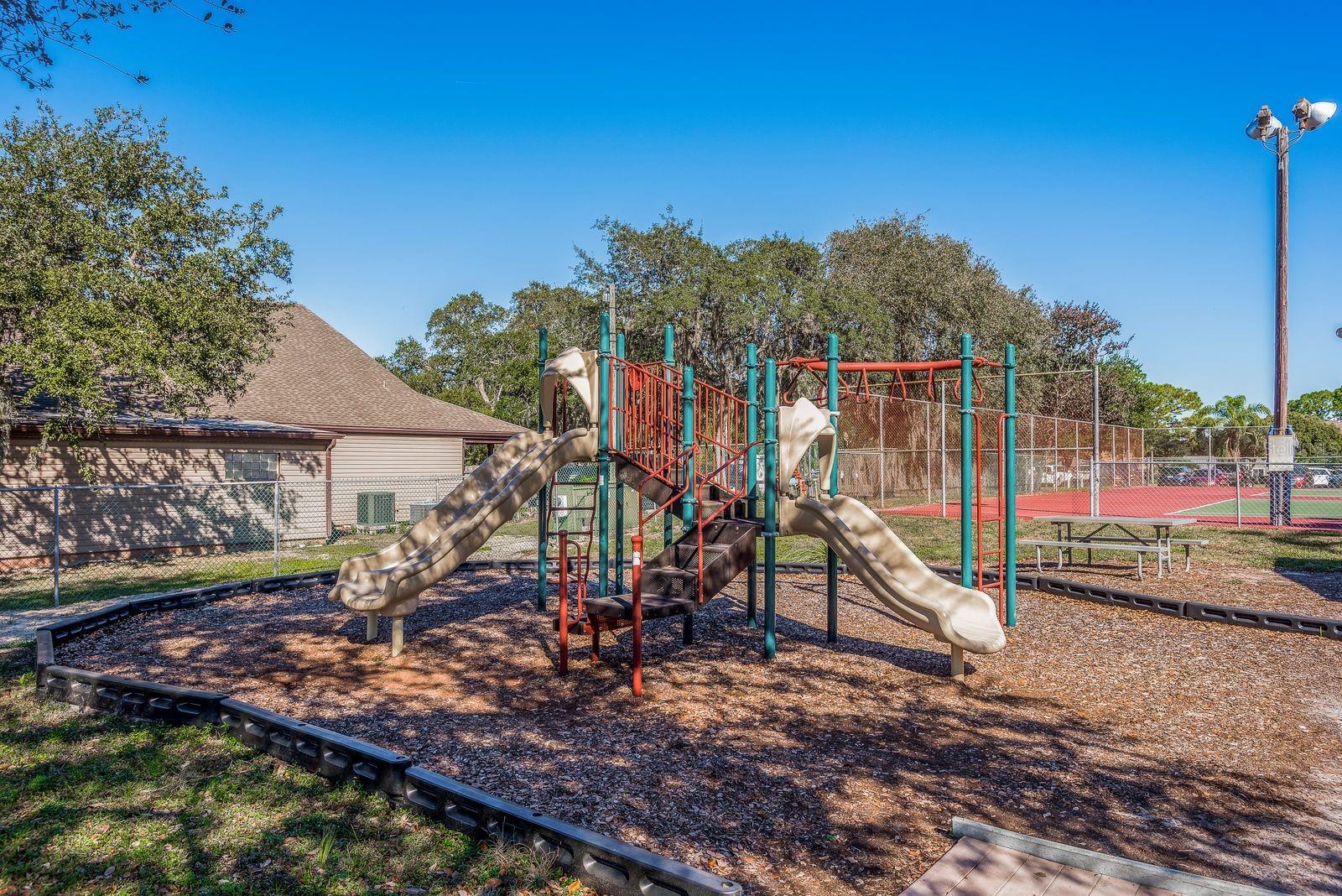 BEACON WOODS VILLAGE - Residential