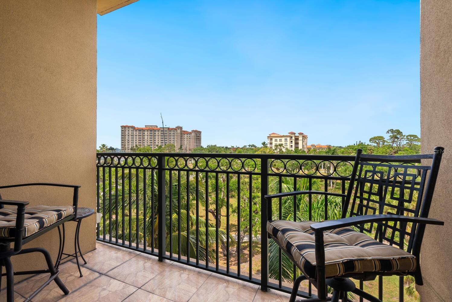 1064 N TAMIAMI TRAIL 1425