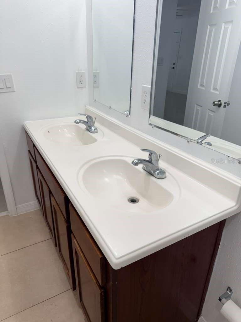 METRO/MICHIGAN PARK CONDO - Residential Lease