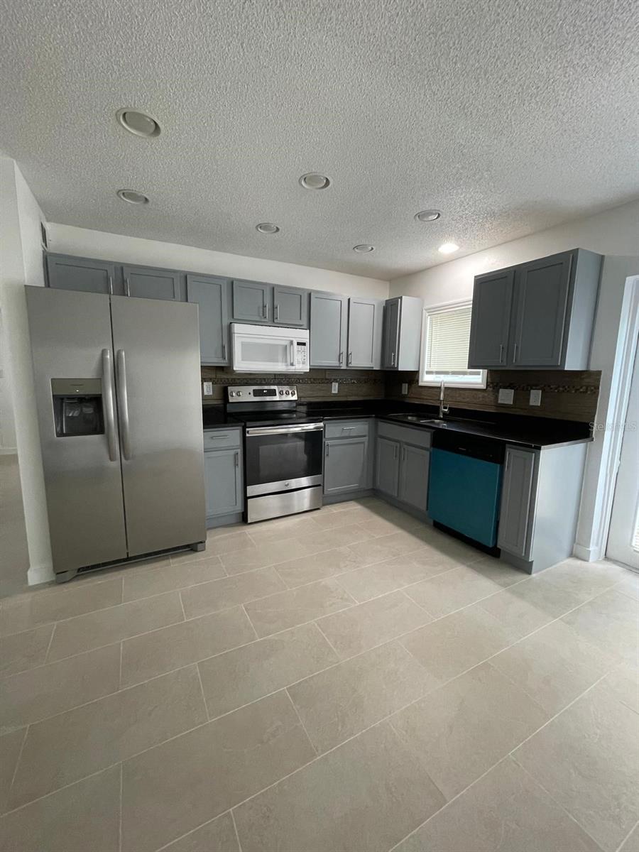 METRO/MICHIGAN PARK CONDO - Residential Lease