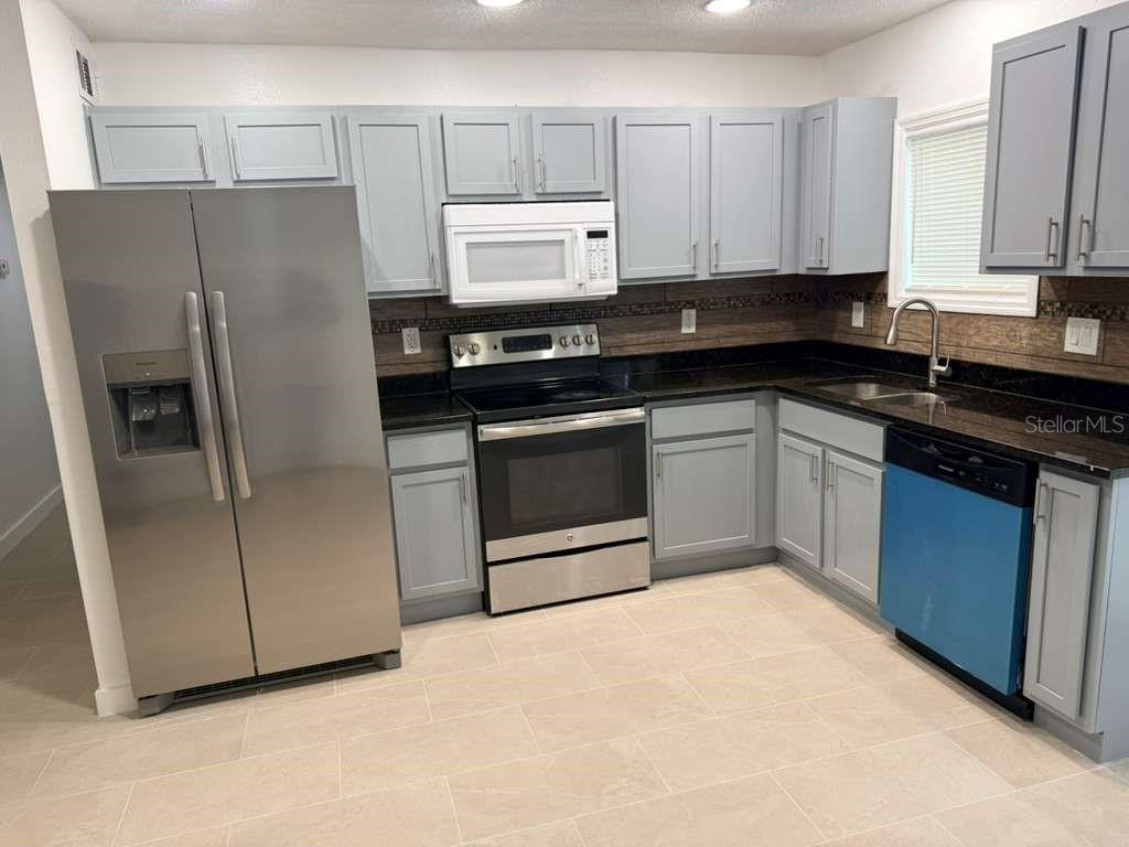 METRO/MICHIGAN PARK CONDO - Residential Lease