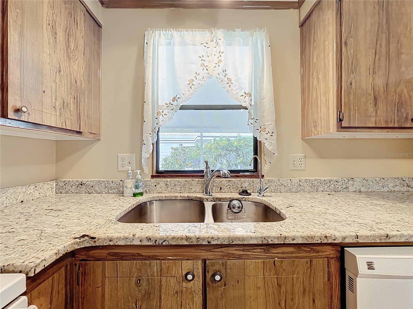 LAKE FRANCES ESTATE - Residential