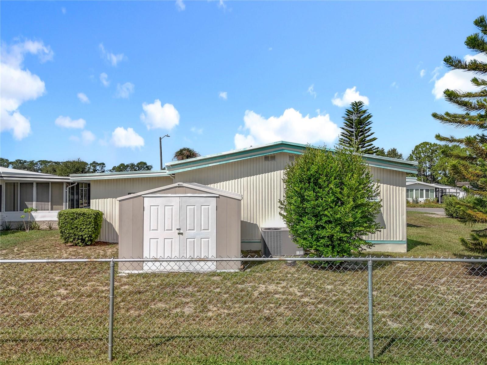 LAKE FRANCES ESTATE - Residential