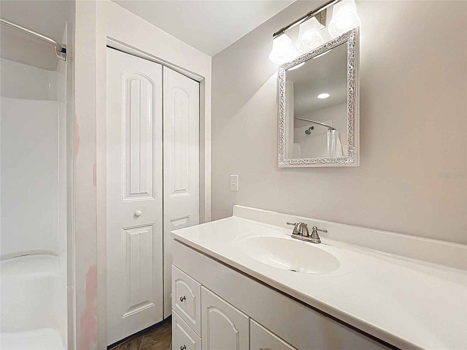 LAKE FRANCES ESTATE - Residential