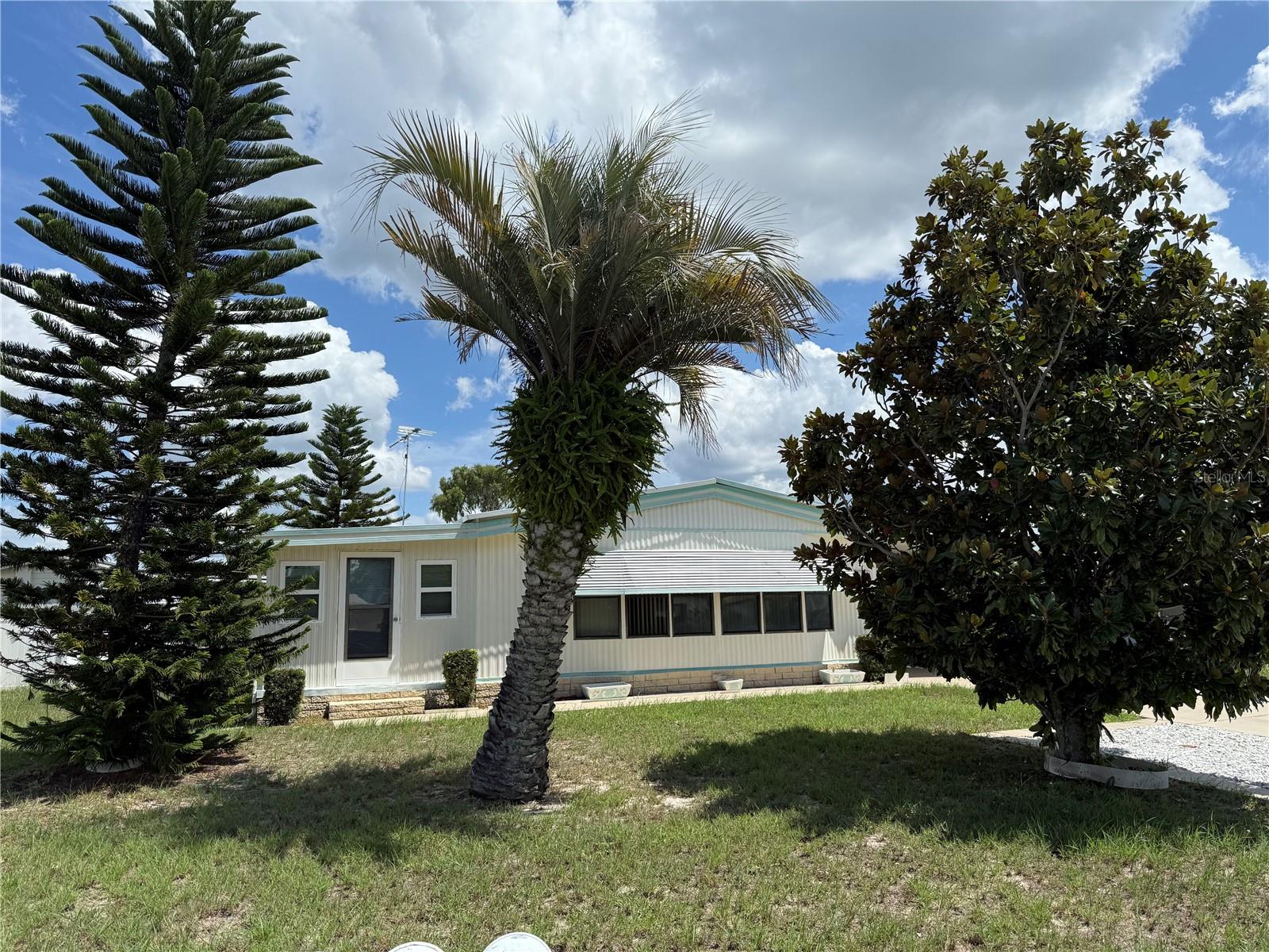 LAKE FRANCES ESTATE - Residential