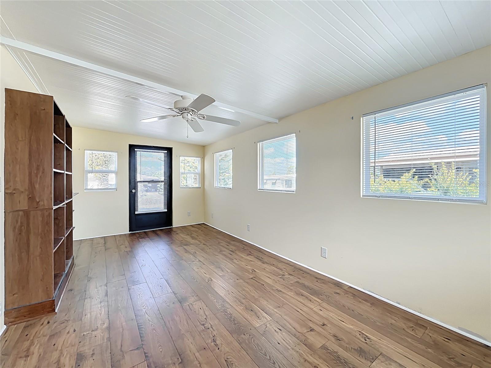 LAKE FRANCES ESTATE - Residential