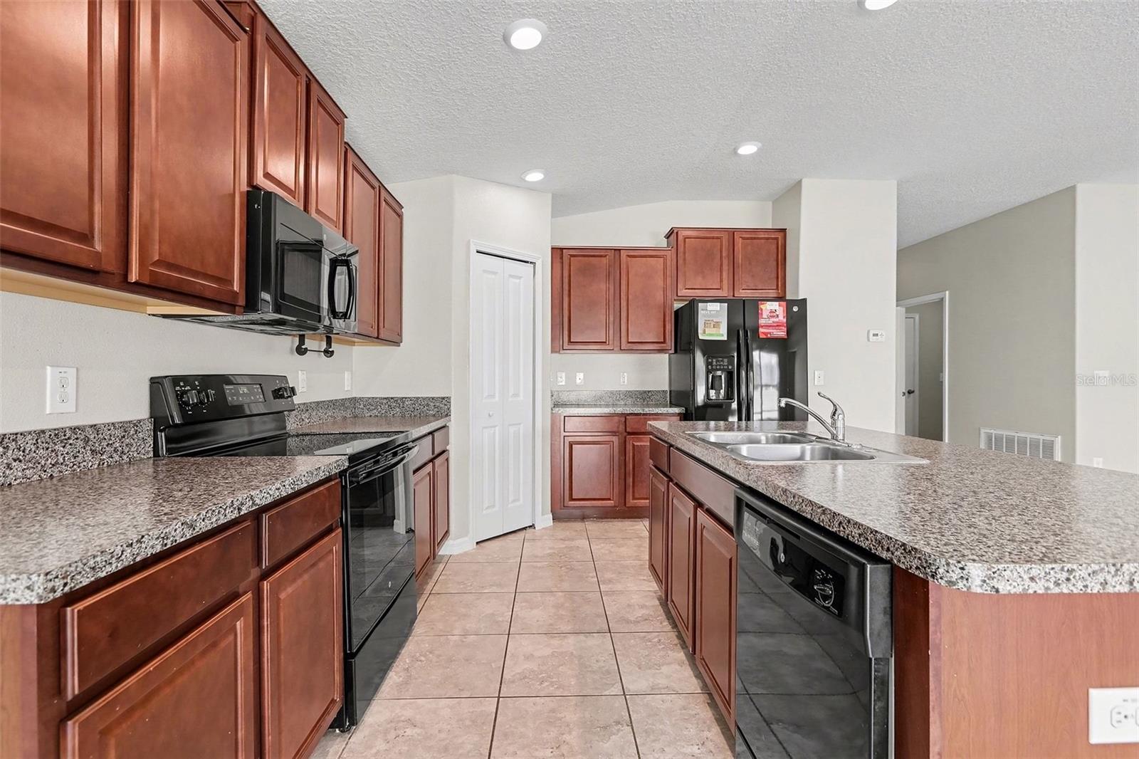 RIVERBEND WEST PH 1 - Residential