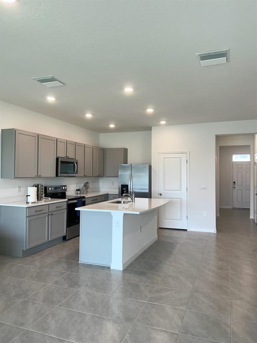 MANGROVE MANOR PH 2 & 3 - Residential Lease