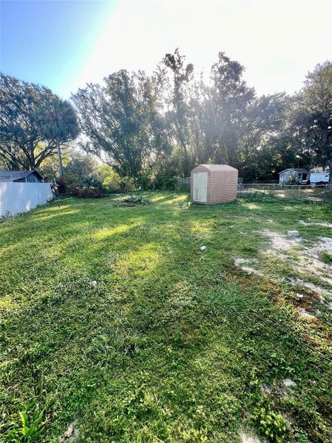 A home in AUBURNDALE