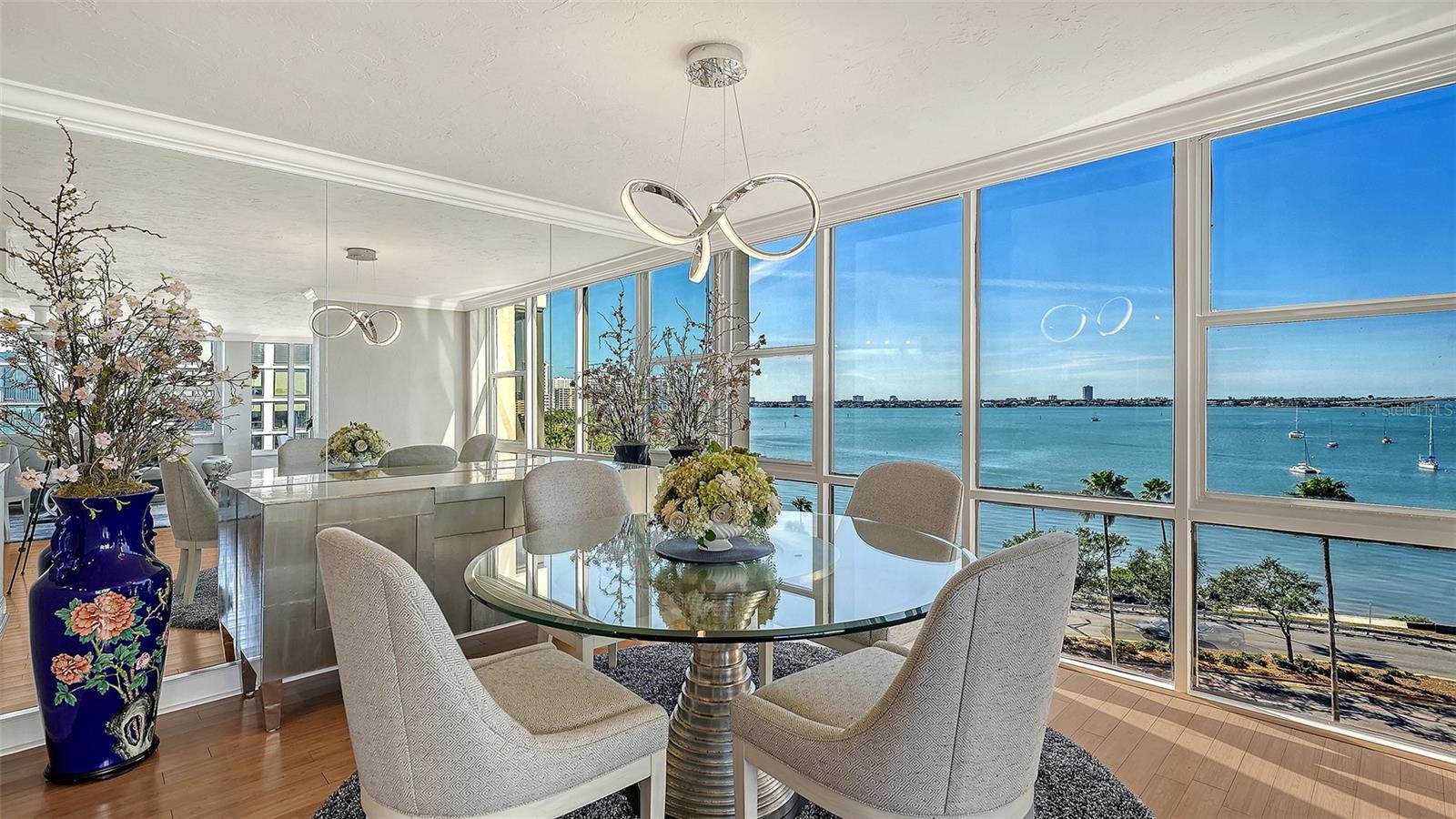 EMBASSY HOUSE - Residential