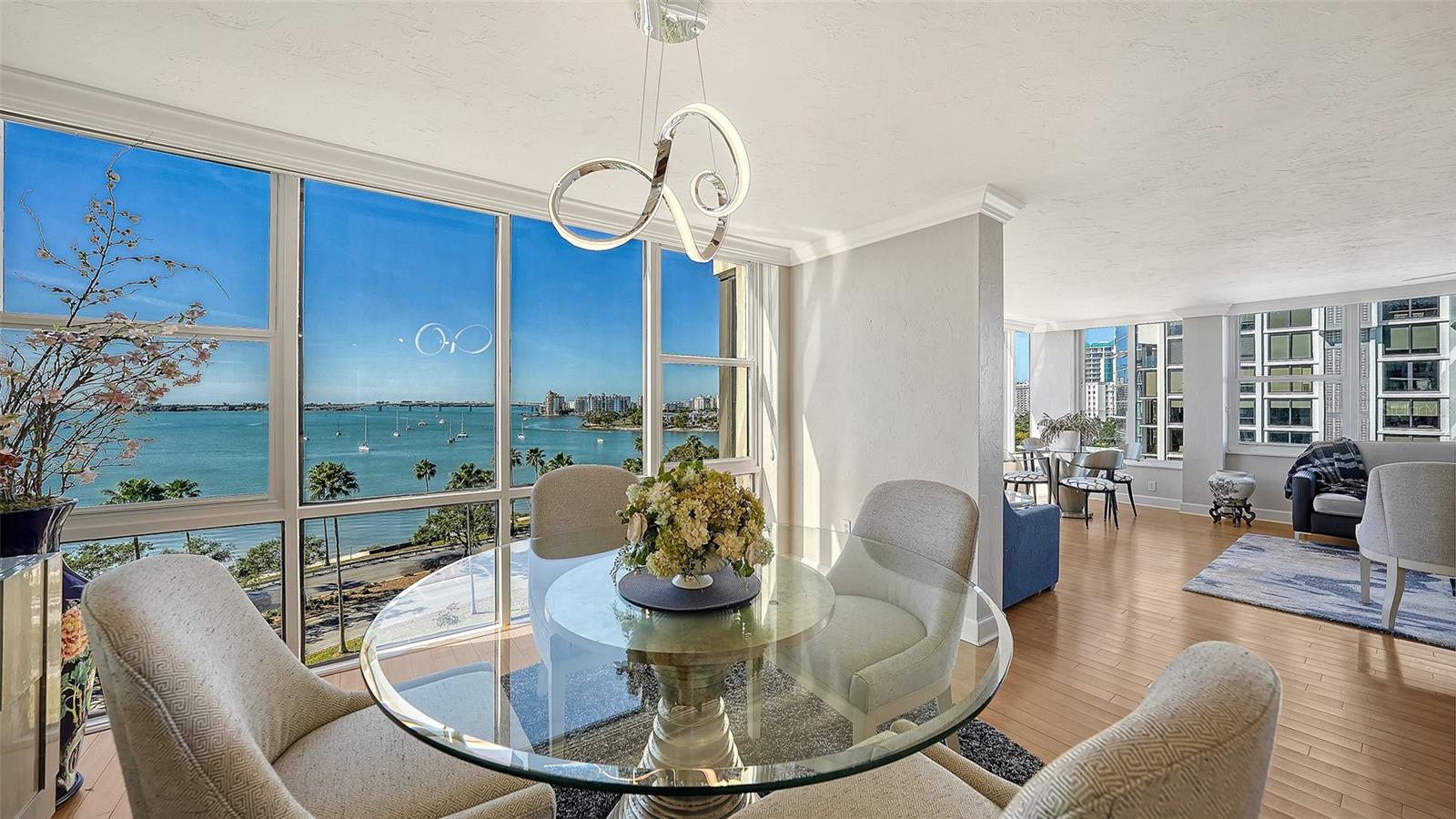 EMBASSY HOUSE - Residential