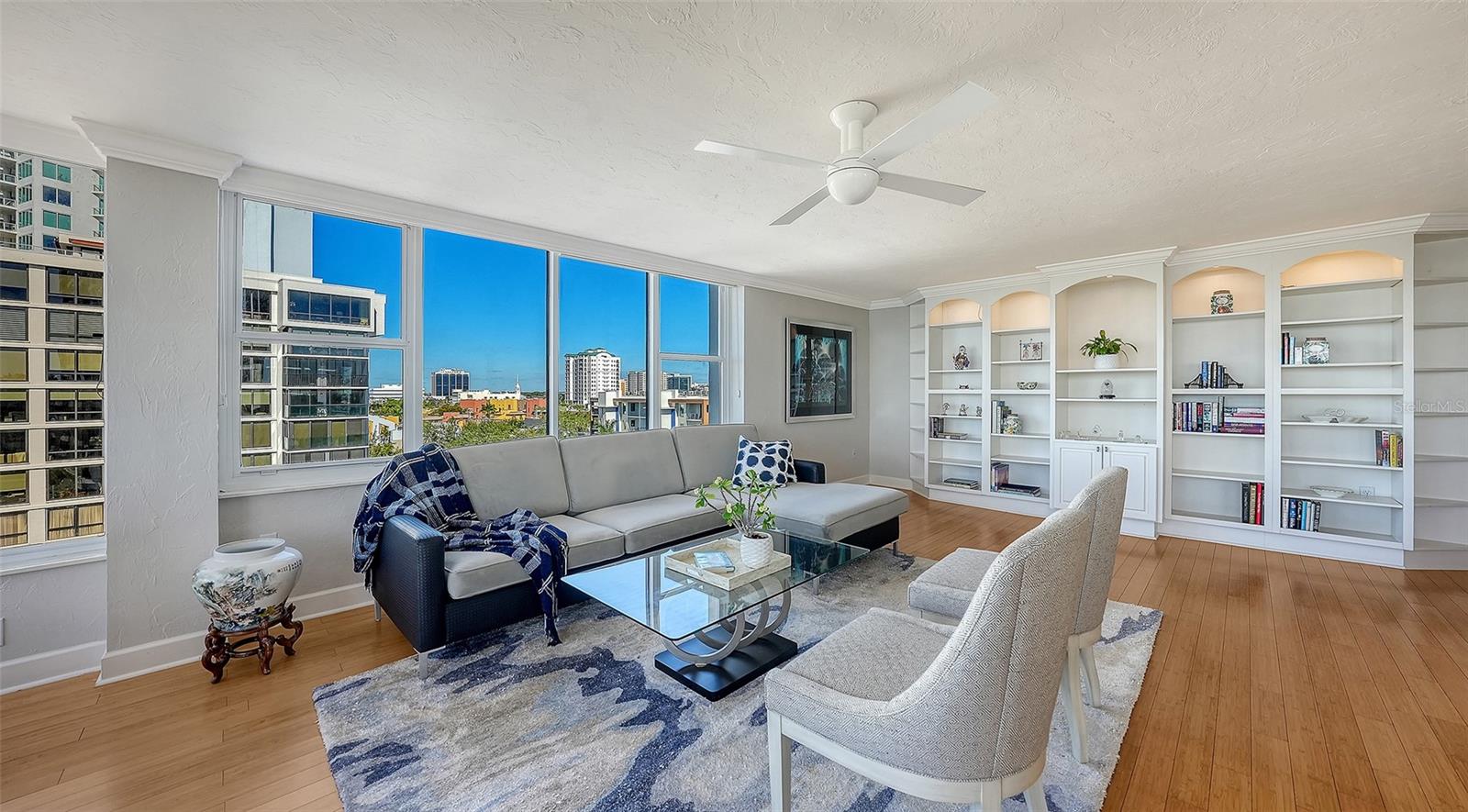 EMBASSY HOUSE - Residential