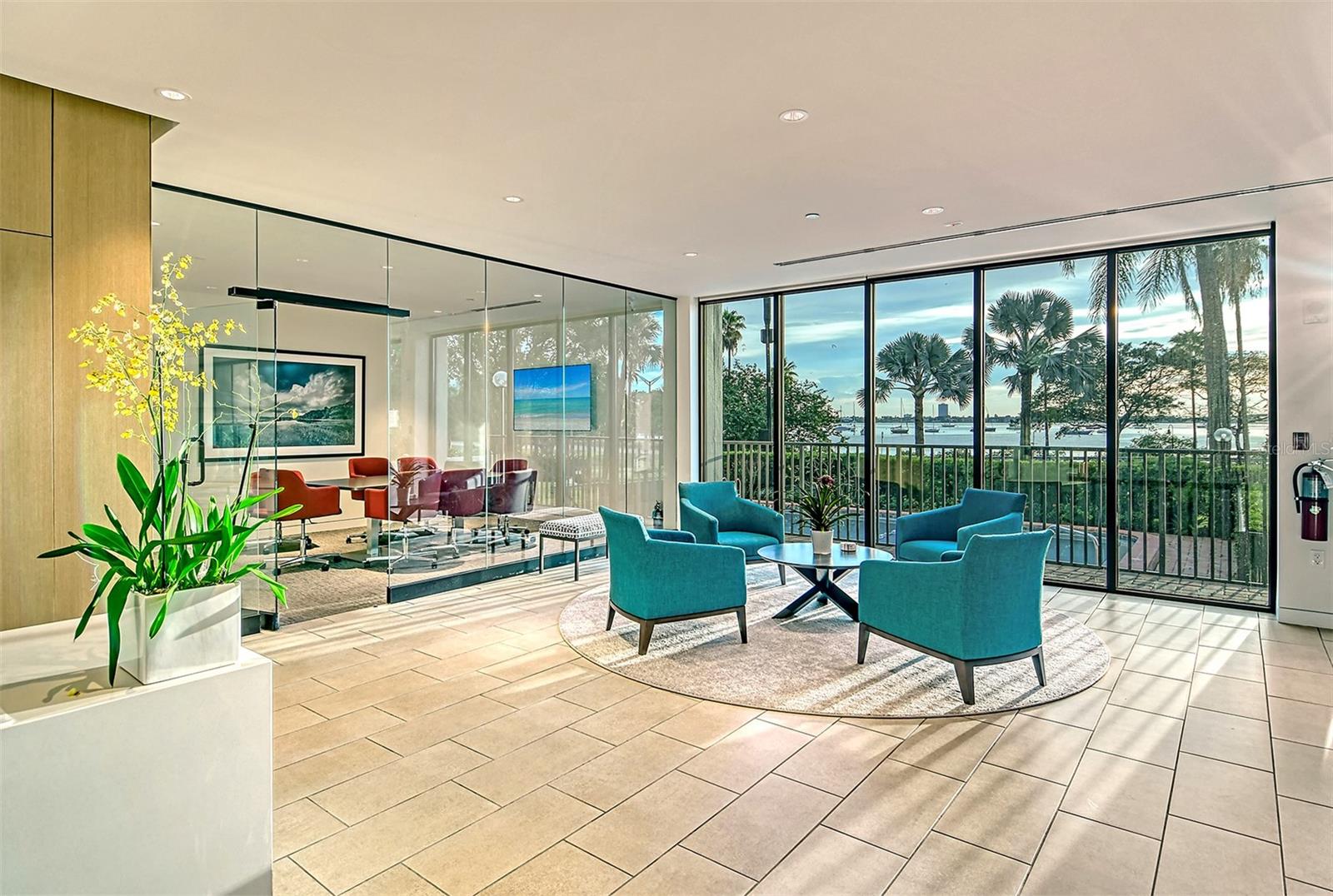 EMBASSY HOUSE - Residential