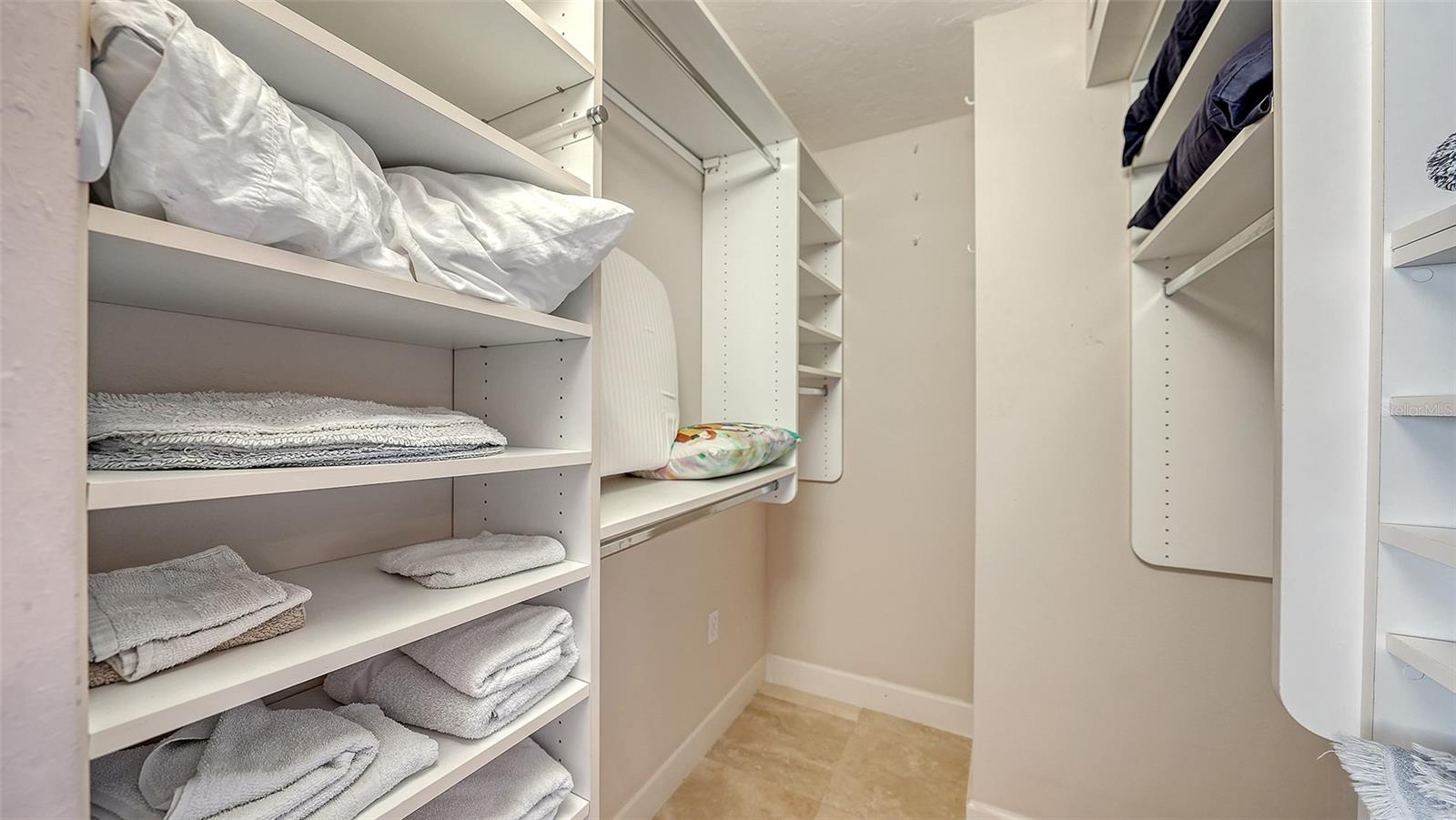 EMBASSY HOUSE - Residential