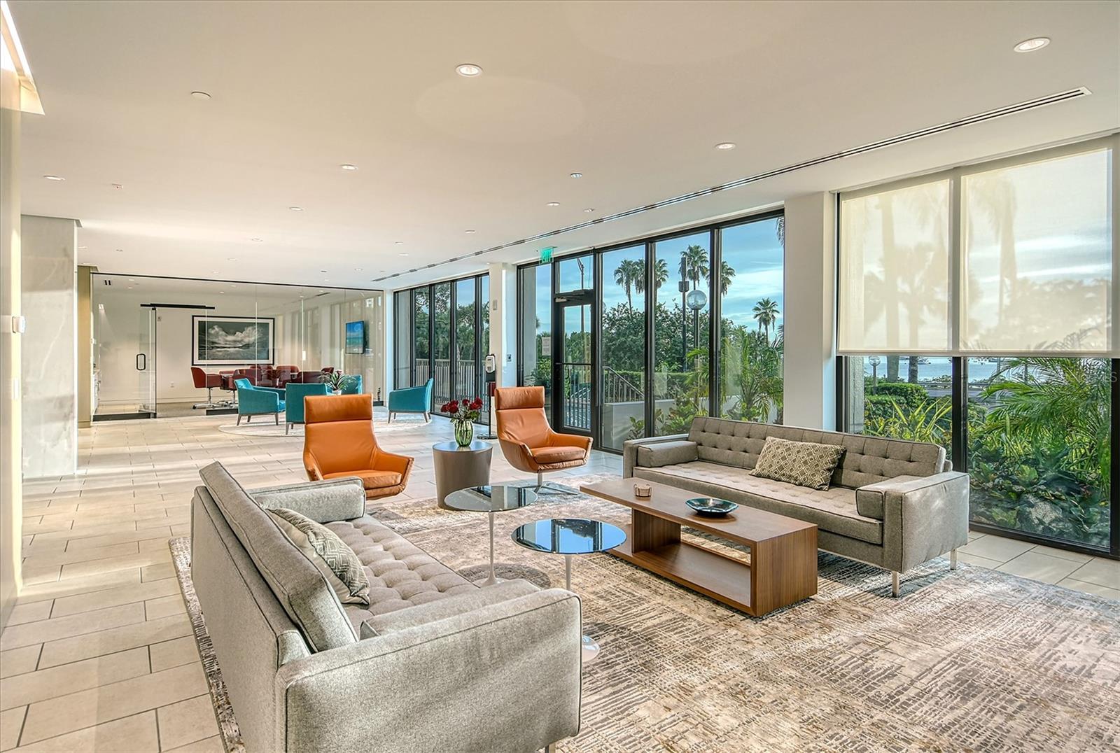 EMBASSY HOUSE - Residential