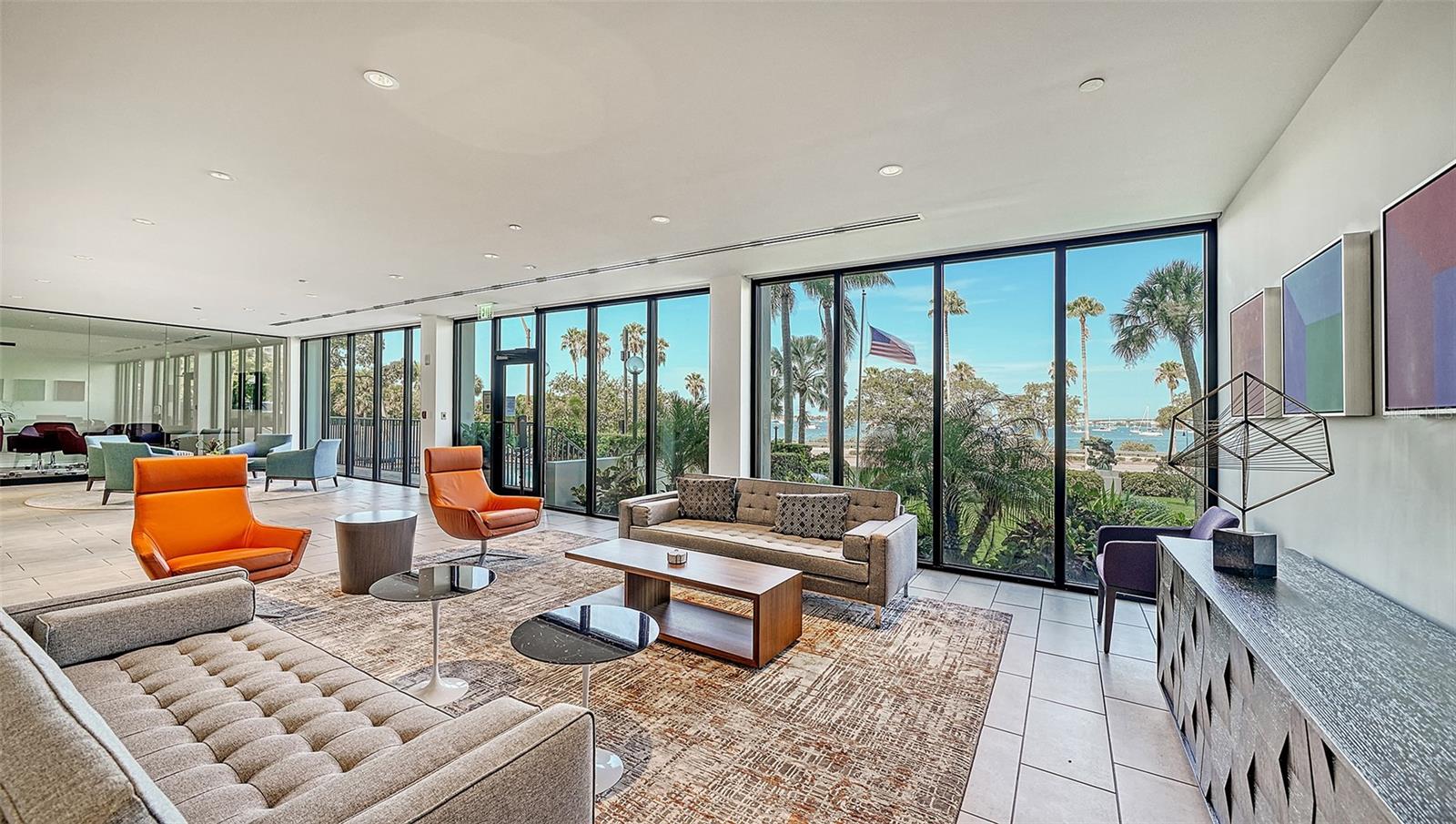 EMBASSY HOUSE - Residential