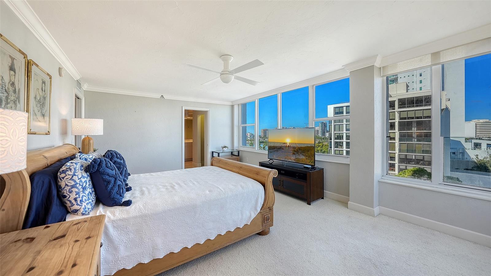 EMBASSY HOUSE - Residential