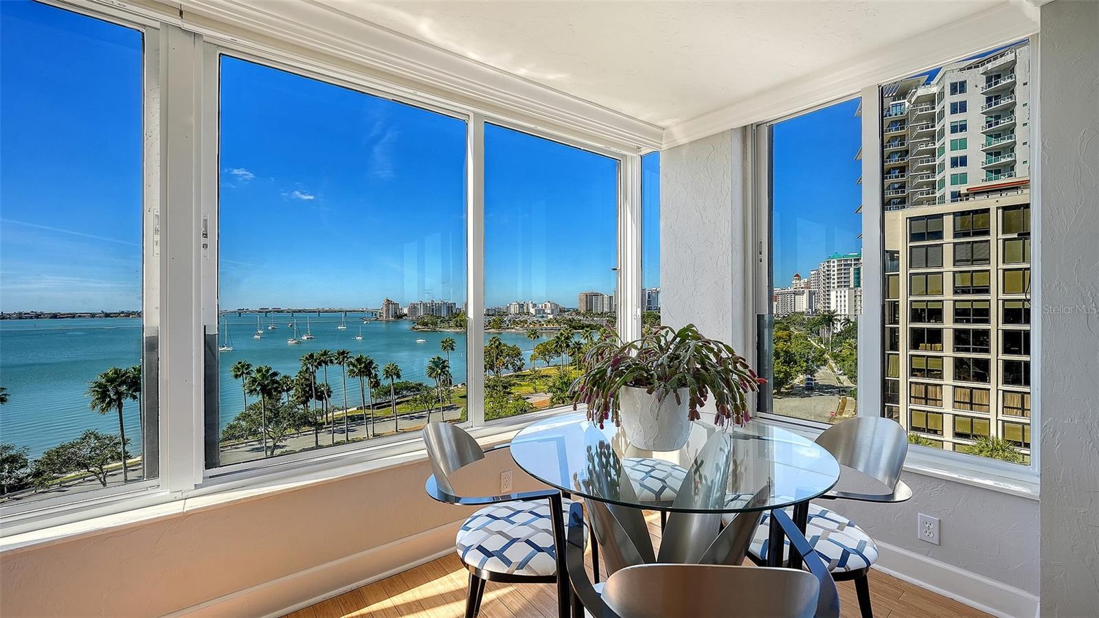 EMBASSY HOUSE - Residential