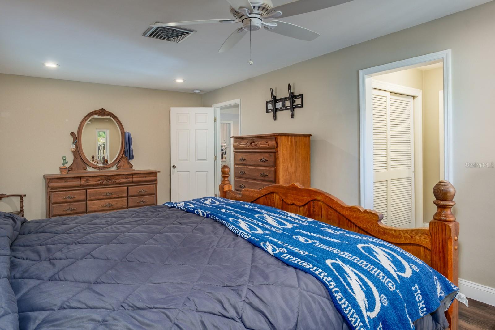 WESTLAKE VILLAGE - Residential