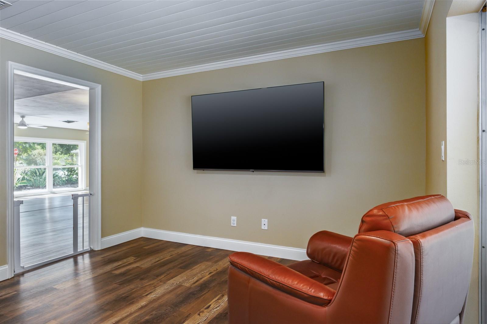 WESTLAKE VILLAGE - Residential