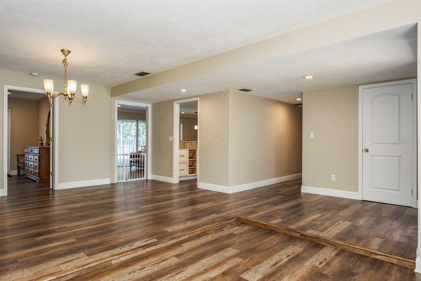 WESTLAKE VILLAGE - Residential