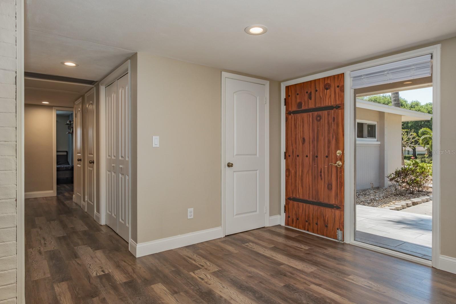 WESTLAKE VILLAGE - Residential