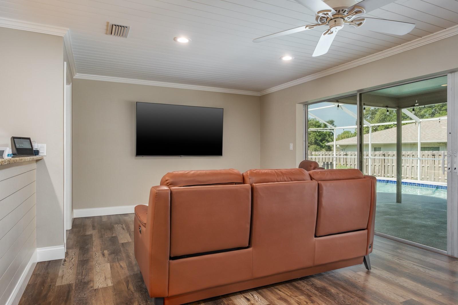 WESTLAKE VILLAGE - Residential