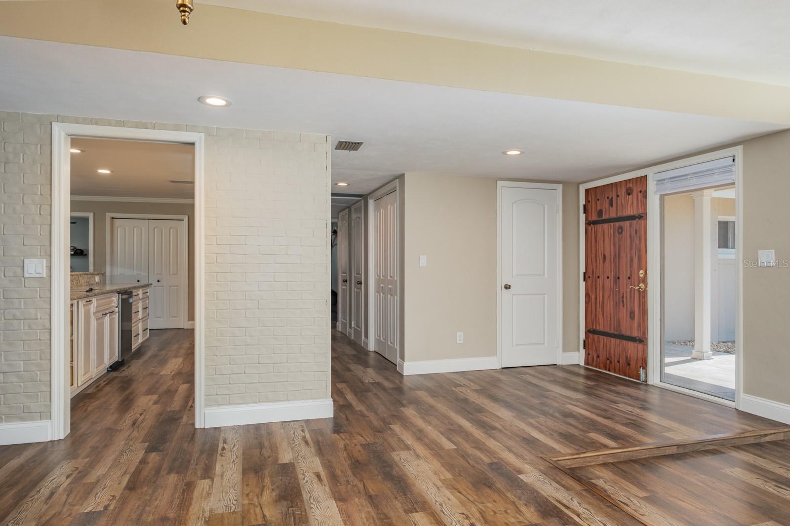 WESTLAKE VILLAGE - Residential