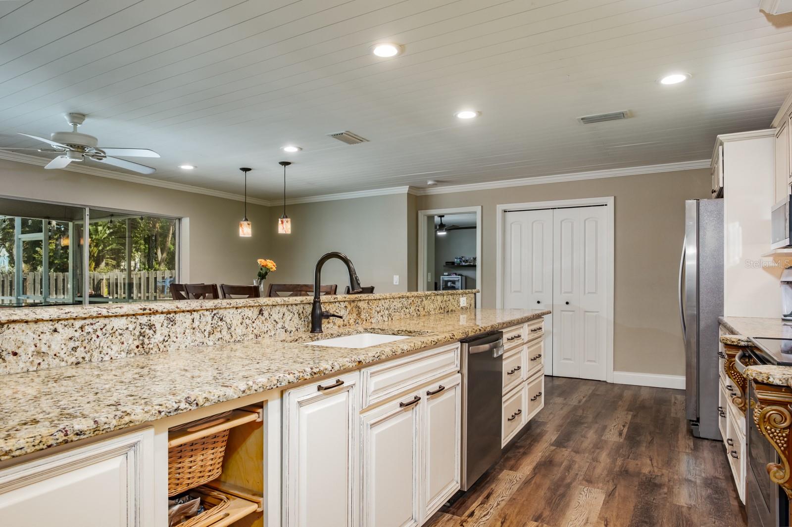 WESTLAKE VILLAGE - Residential