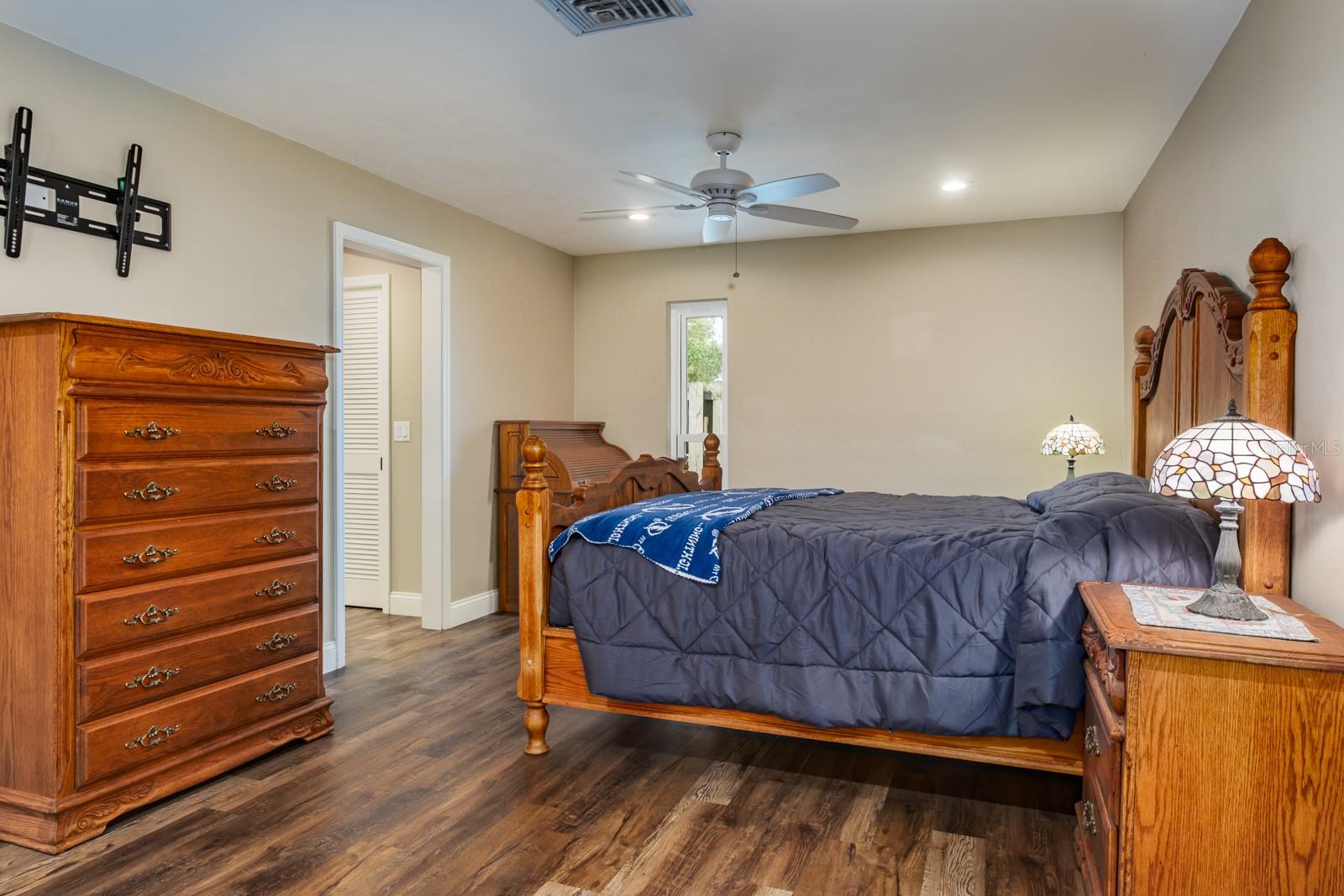 WESTLAKE VILLAGE - Residential