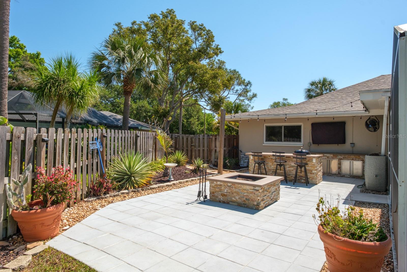 WESTLAKE VILLAGE - Residential