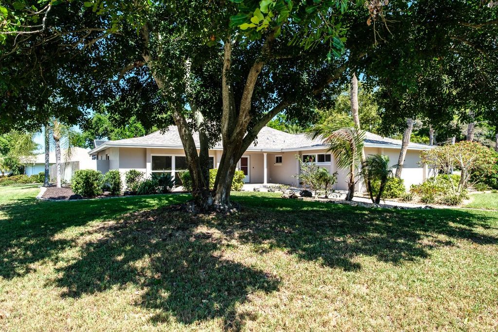 Photo of 75 Woodcutter Lane, Palm Harbor, FL 34683 (MLS # TB8491854)