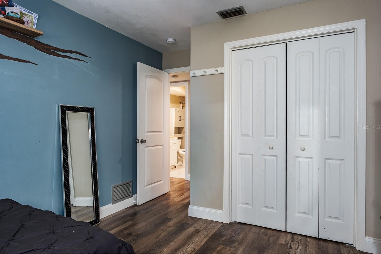 WESTLAKE VILLAGE - Residential