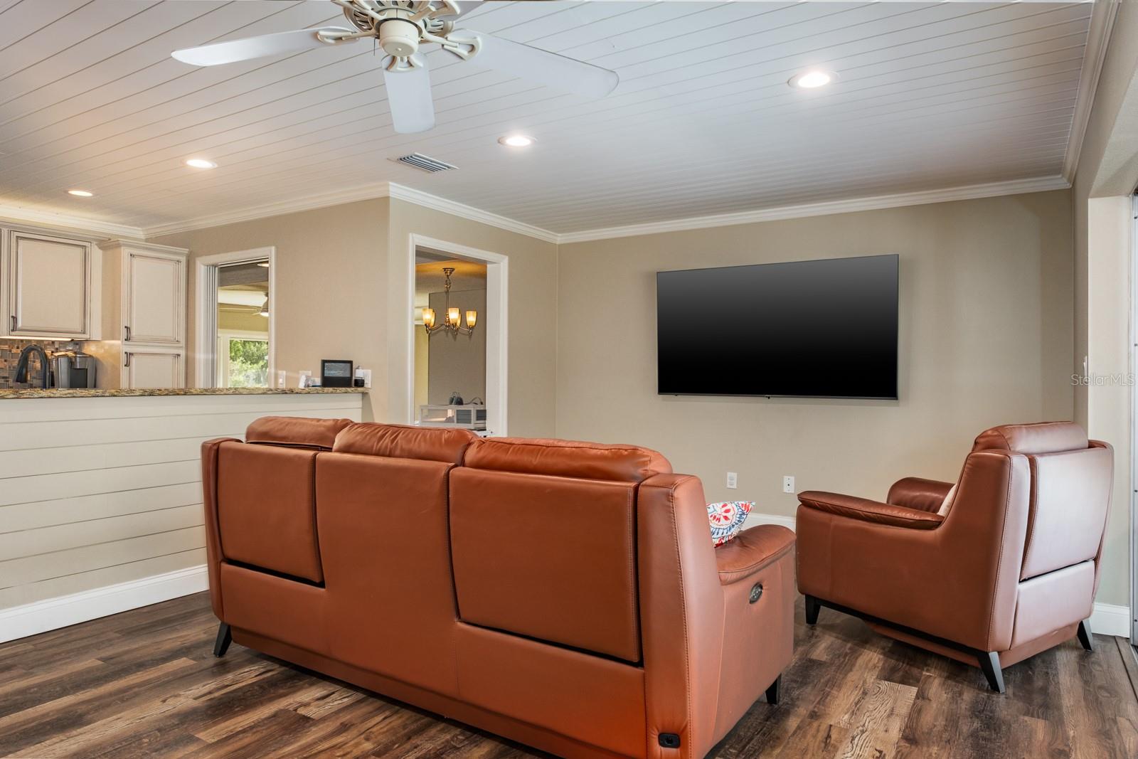 WESTLAKE VILLAGE - Residential