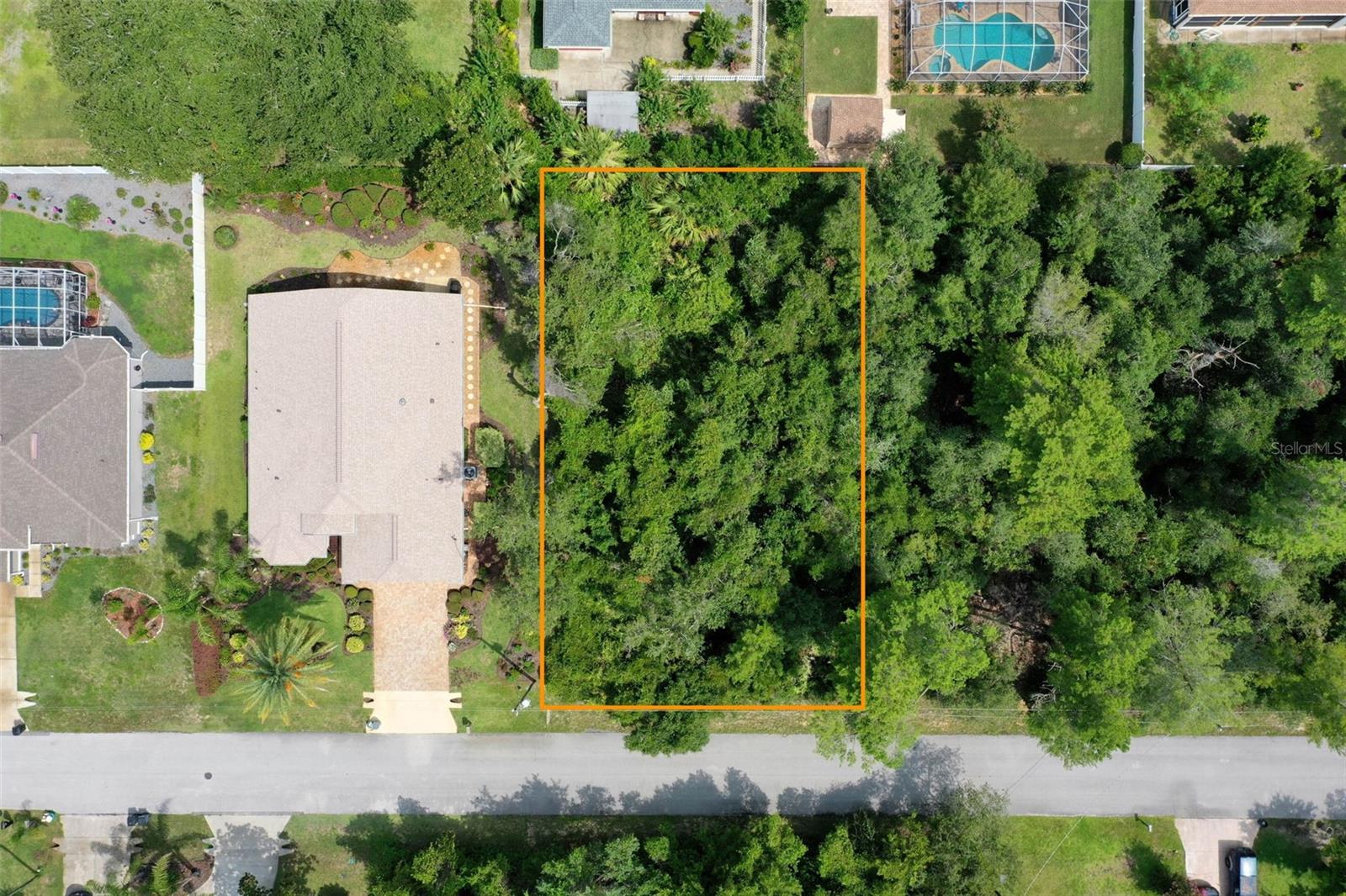 Fantastic Opportunity to Build in Palm Coast’s Desirable F Section!
Don’t miss this 10,000 sq ft vacant homesite located in a well-established neighborhood in the sought-after F Section of Palm Coast. This residential lot is zoned for single-family construction and offers the flexibility to build on your own timeline—no required build-time restrictions.
Conveniently located near shopping, medical facilities, schools, I-95, Palm Coast Town Center, and just a short drive to the beaches and historic St. Augustine.
No HOA or CDD fees.
Utilities are available at the street. This is a perfect opportunity for builders, investors, or anyone looking to create a custom home in a growing coastal community.
