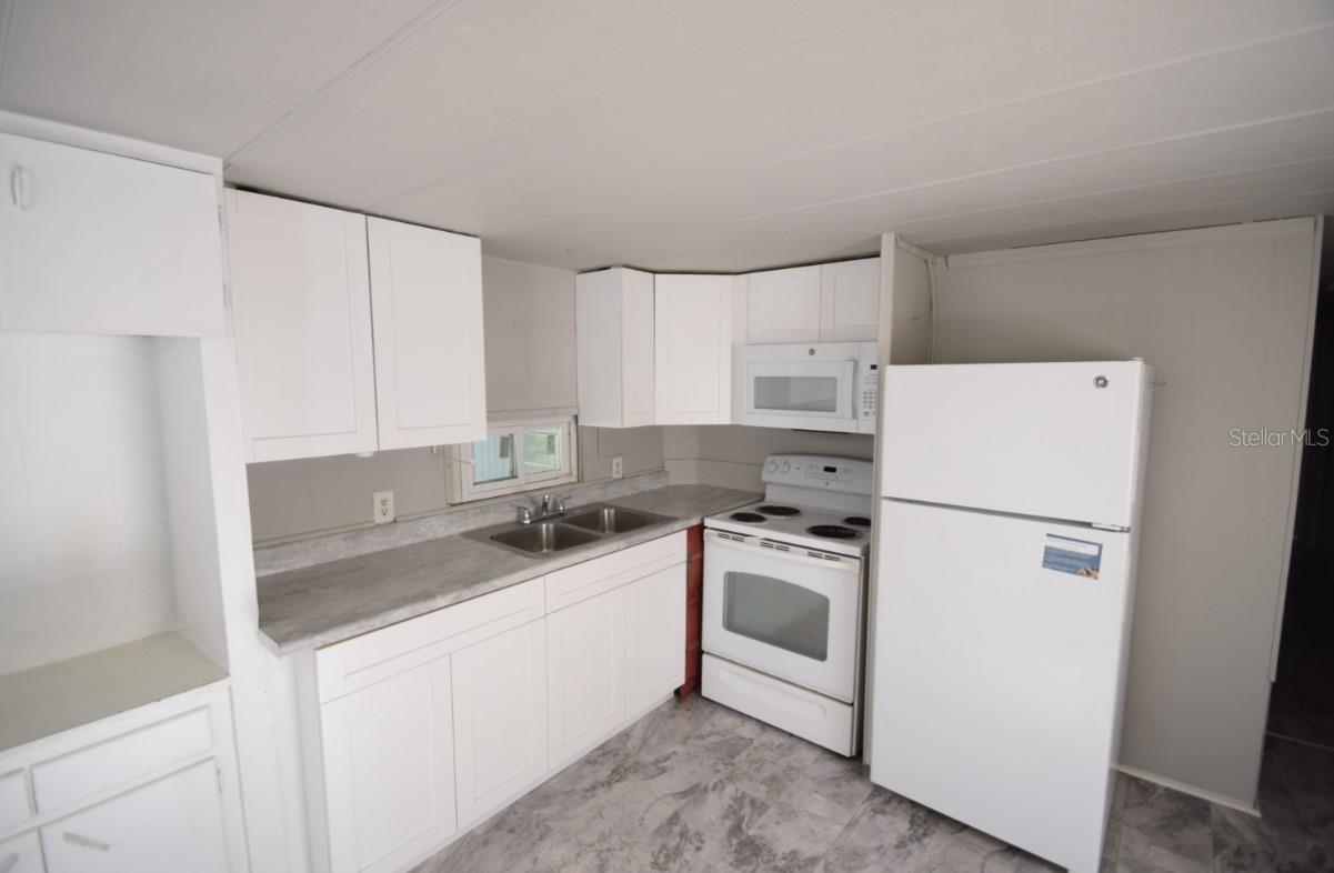 PEACH TREE HILL - Residential Lease