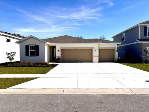 A home in WINTER HAVEN