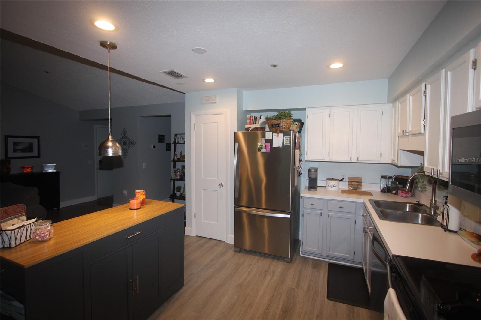 COACH HOMES AT ERROL PH 01 - Residential