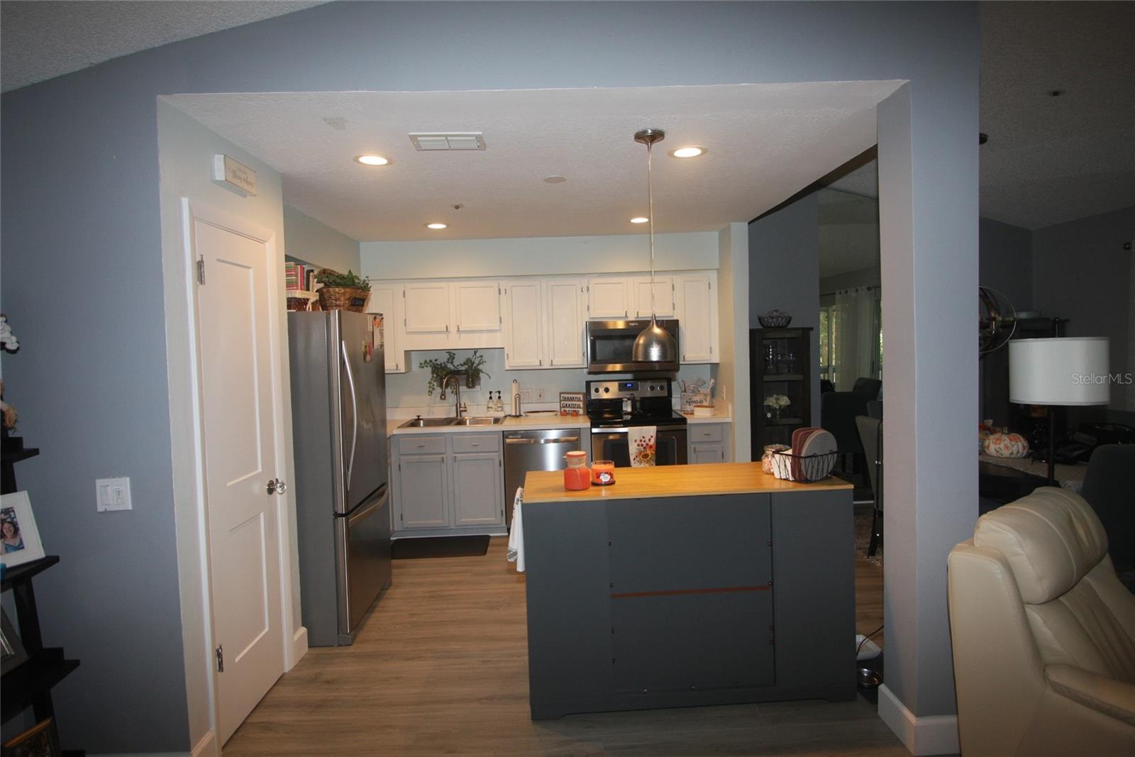 COACH HOMES AT ERROL PH 01 - Residential