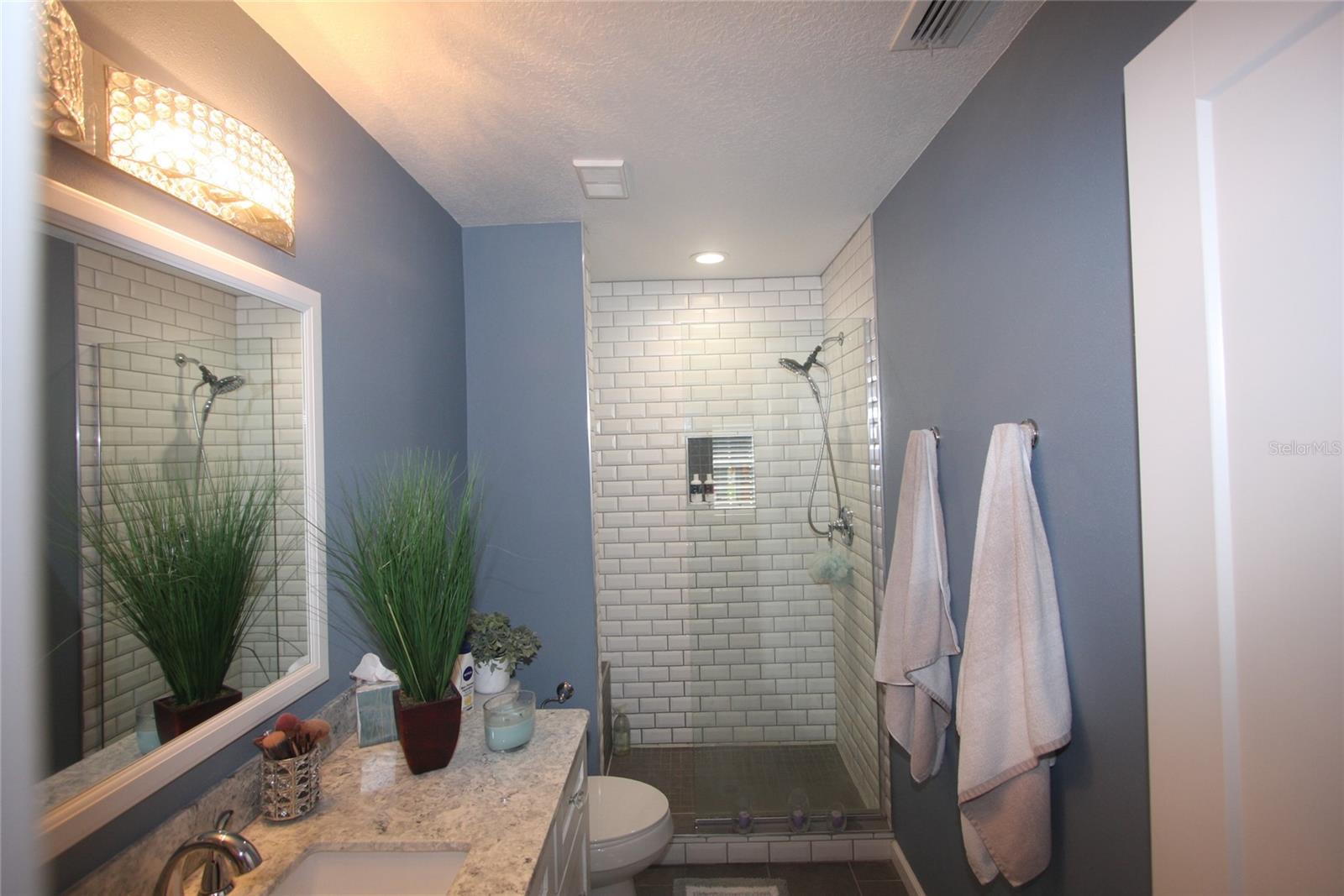 COACH HOMES AT ERROL PH 01 - Residential