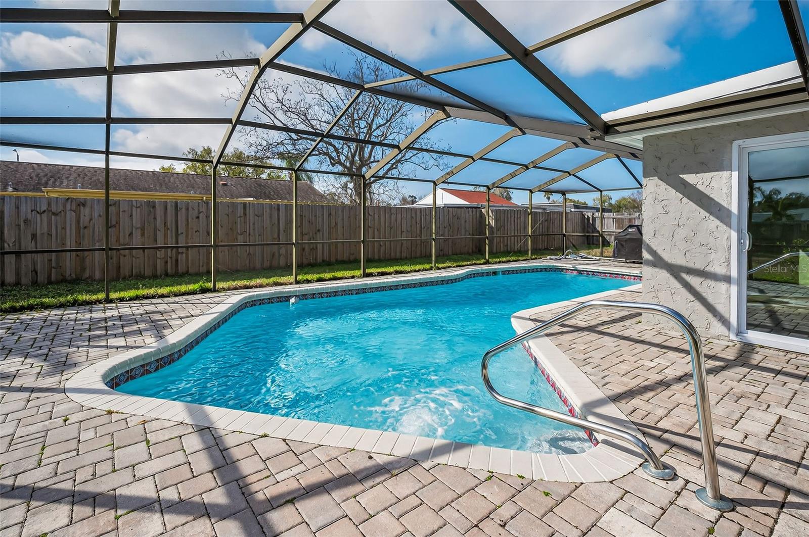 BEACON SQUARE - Residential