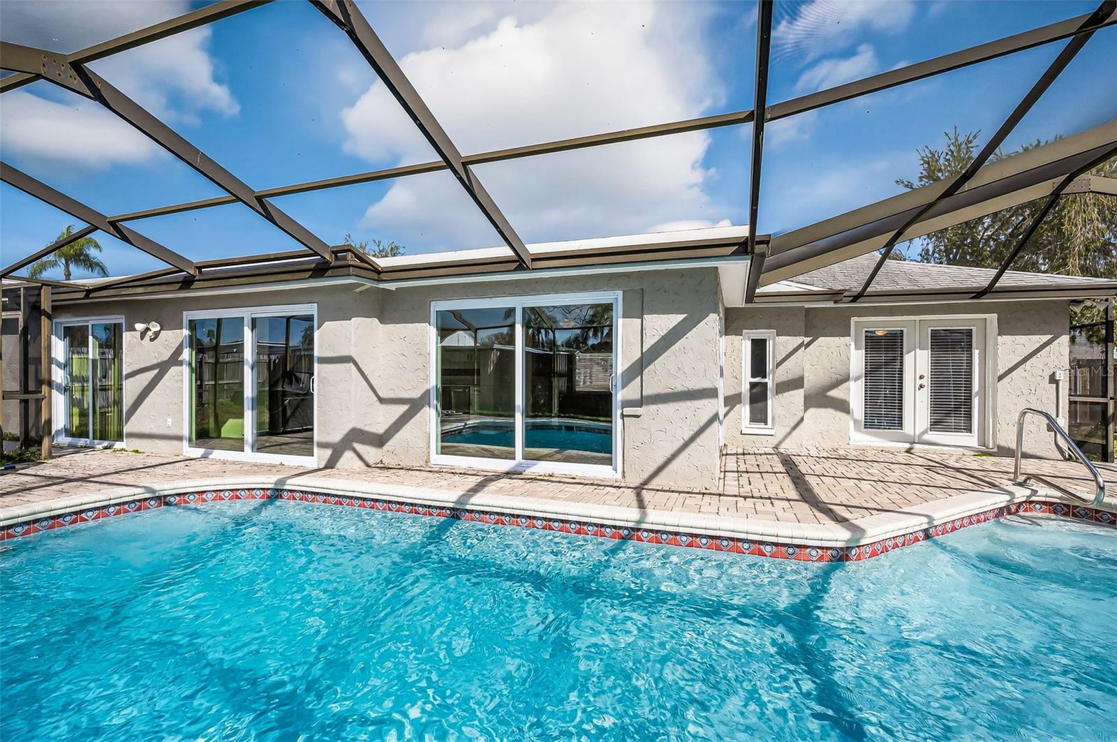 BEACON SQUARE - Residential