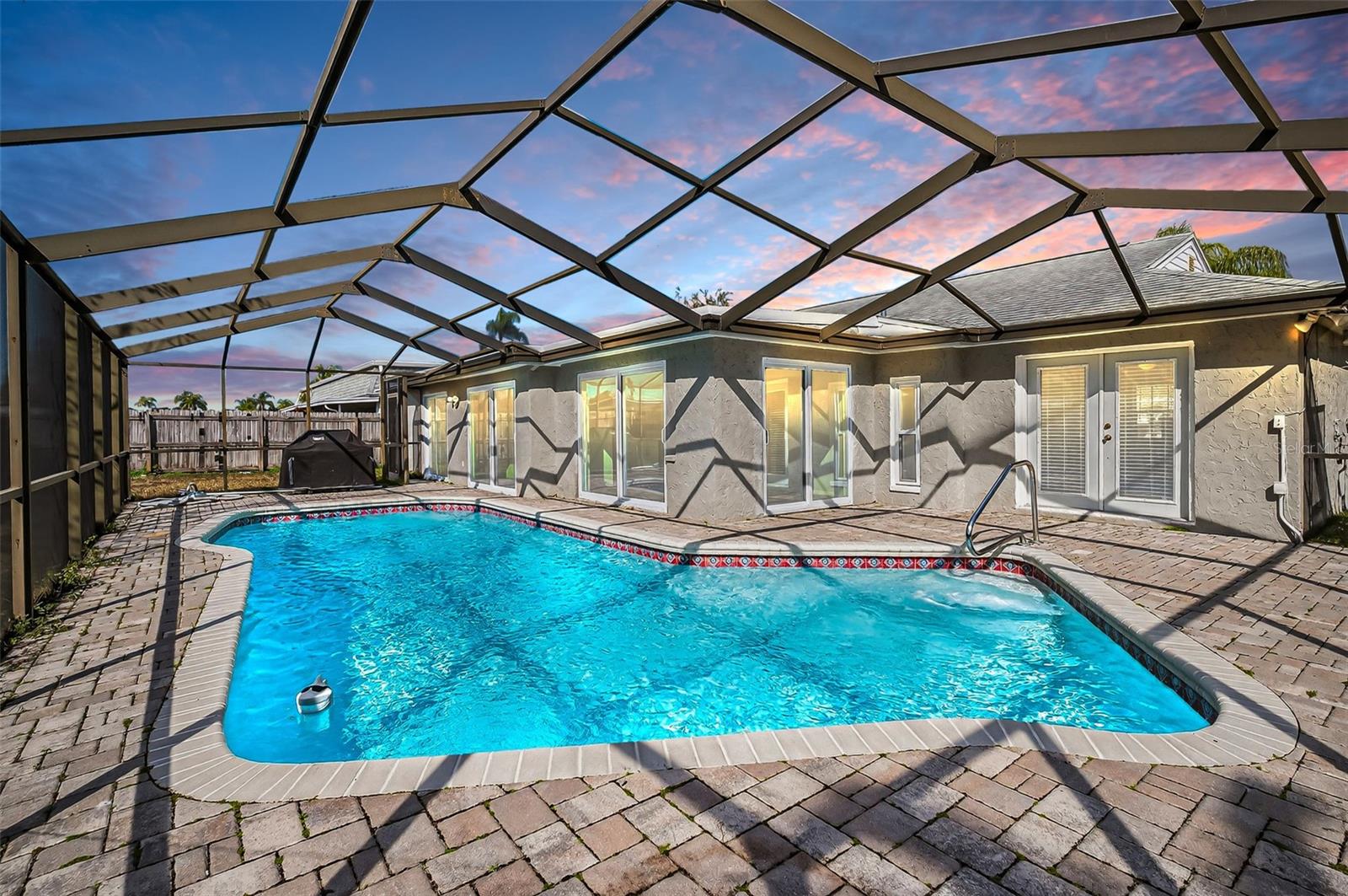 BEACON SQUARE - Residential