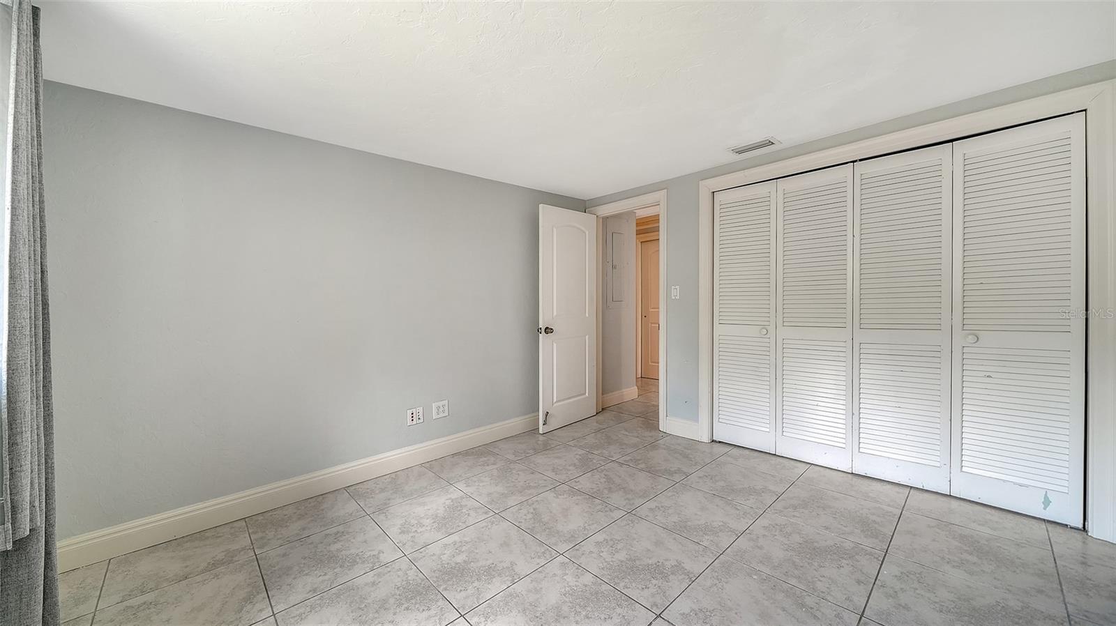 SOUTH GATE - Residential