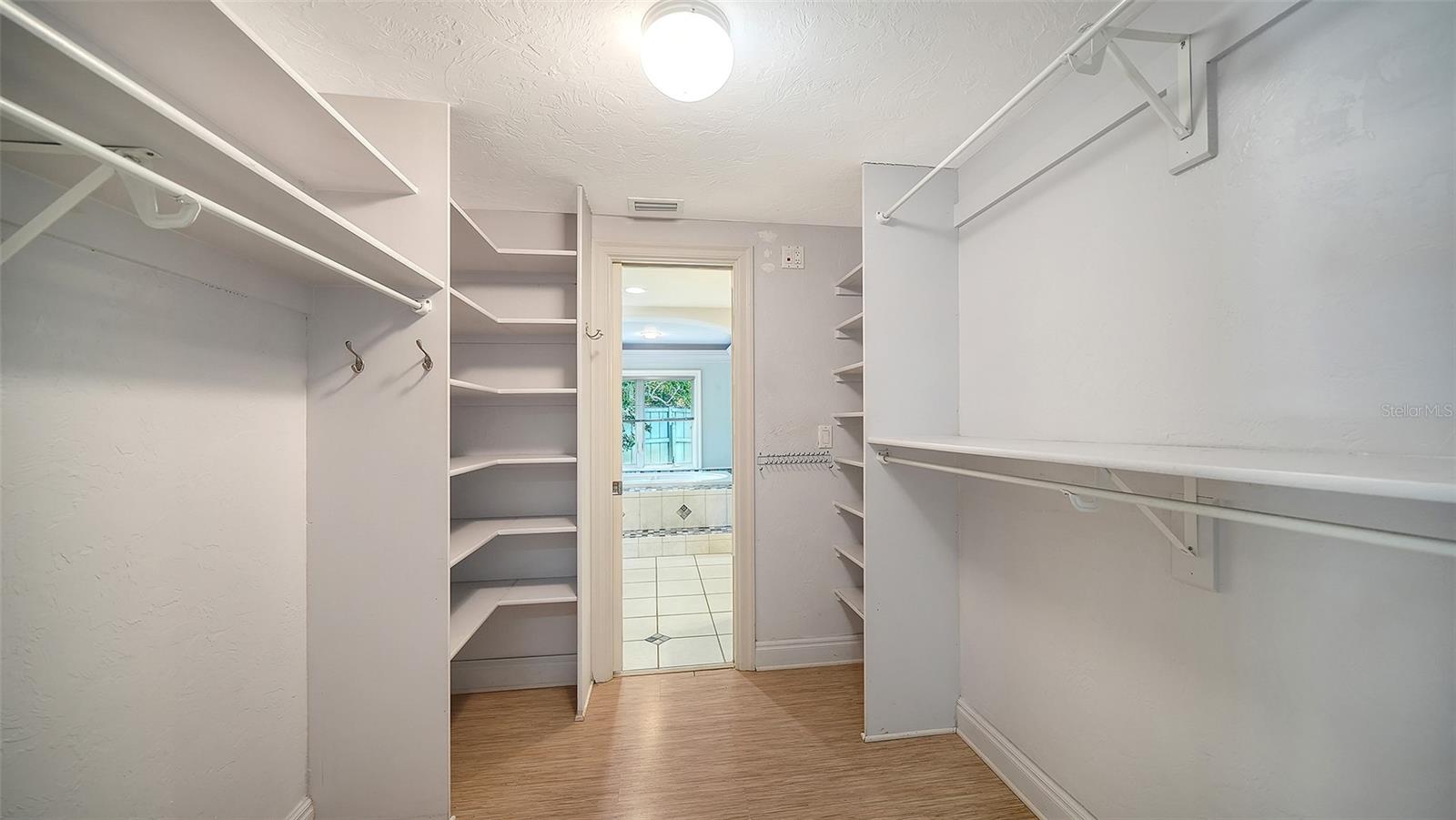 SOUTH GATE - Residential