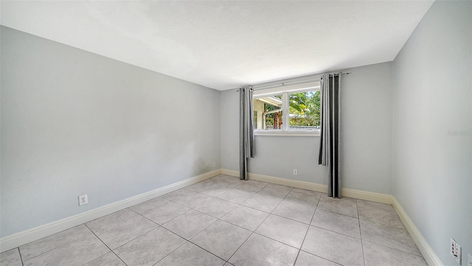 SOUTH GATE - Residential