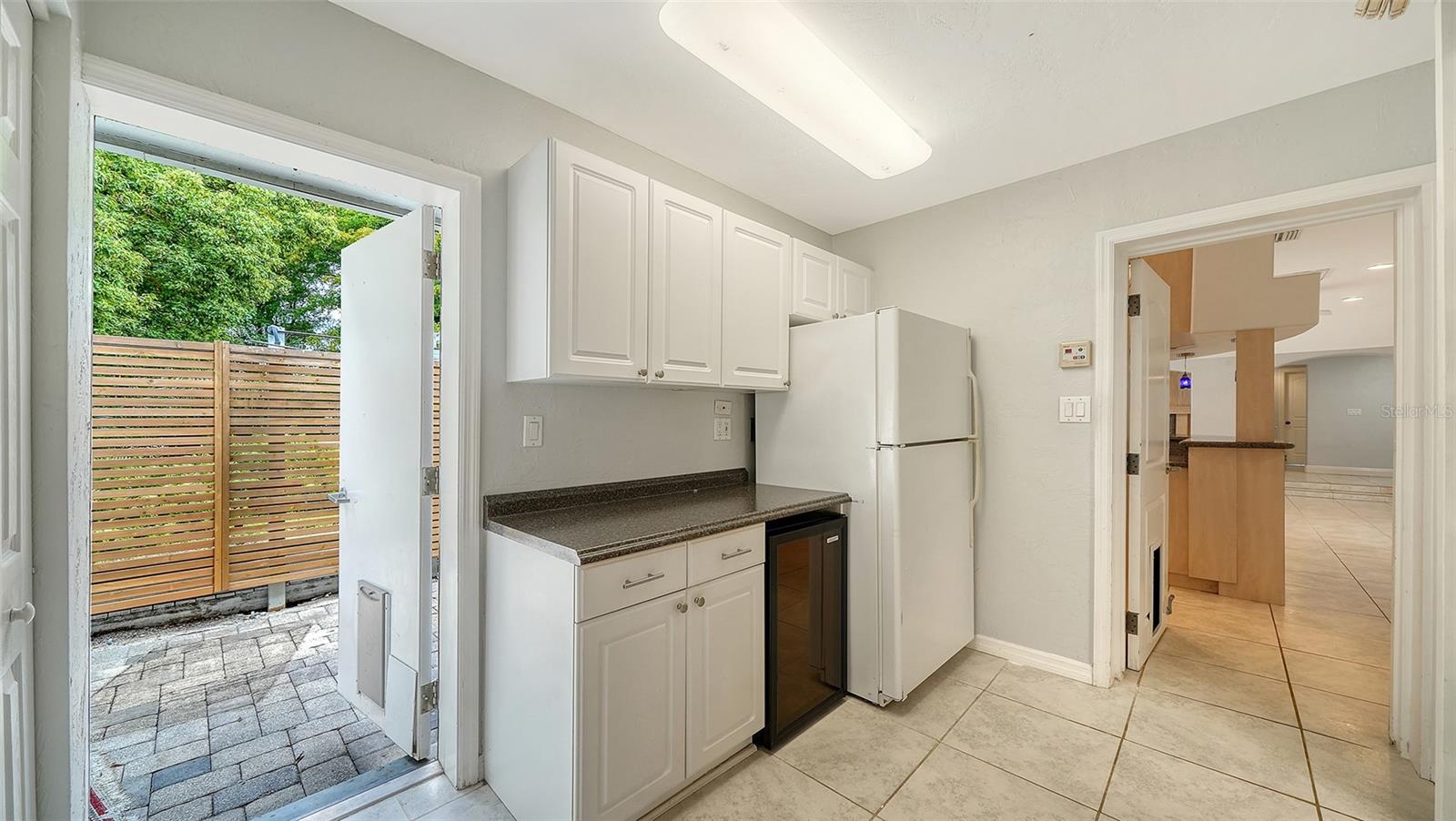 SOUTH GATE - Residential